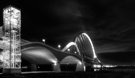 Oversteek- bridge in Nijmegen